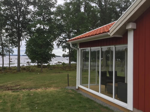 Schweden Ferienhaus am See: Haus "Tegelviken": Außenbereich mit Seeblick